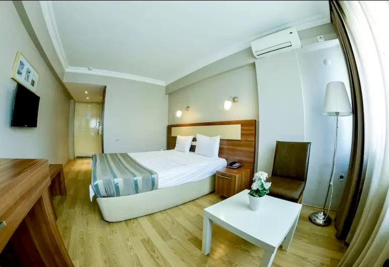 Wox Ew Hotel Smirne Esterno foto